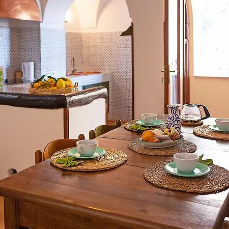 Vakantiehuis Borgo Di Conca dei Marini