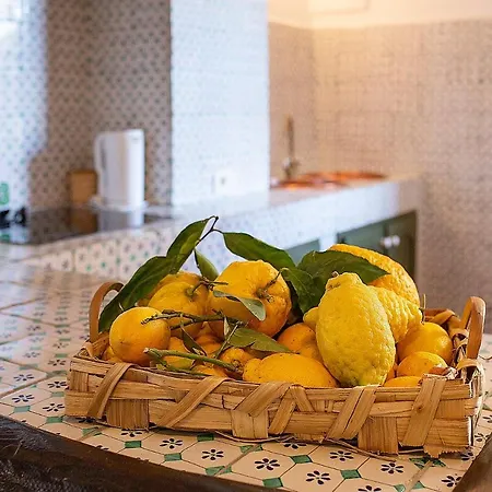 Vakantiehuis Borgo Di Conca dei Marini