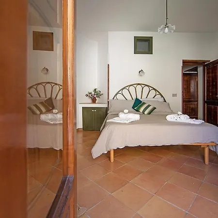 Vakantiehuis Borgo Di Conca dei Marini